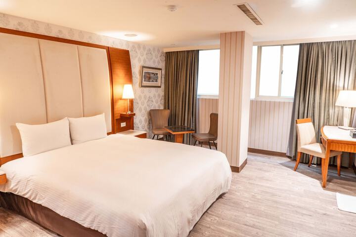 Room 15 of 38