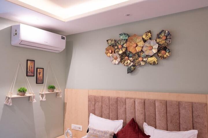 Room 14 of 30