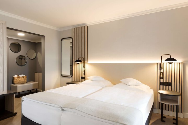 Room 16 of 81