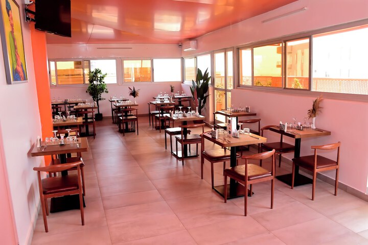 Dining 66 of 74