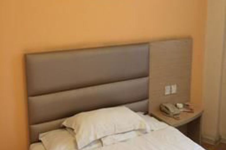 Room 43 of 67