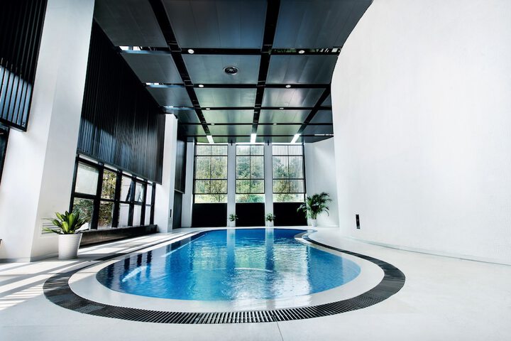 Pool Hotel