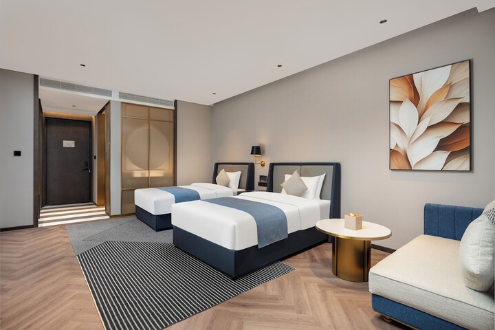 Room 22 of 46