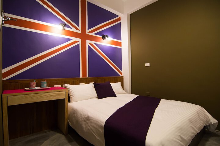 Room 5 of 43