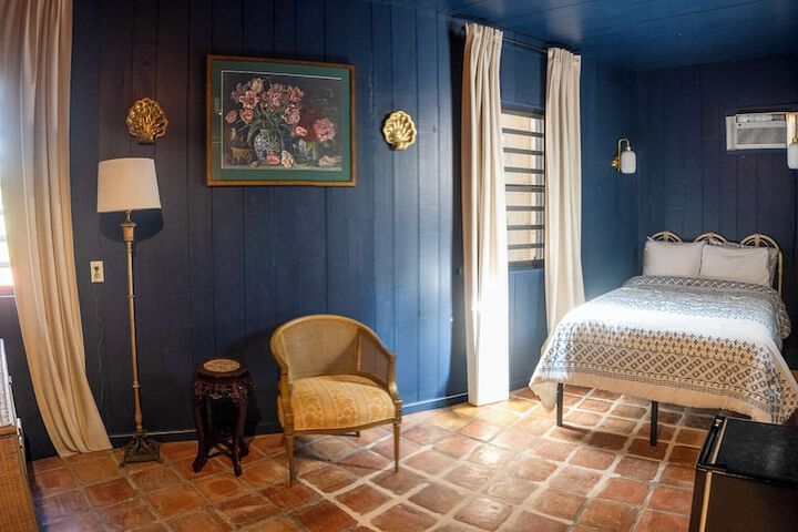 Room 18 of 43