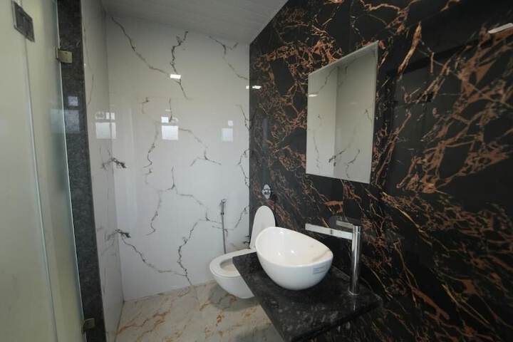 Room 15 of 21