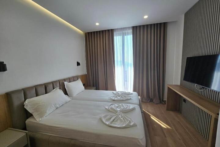 Room 12 of 46