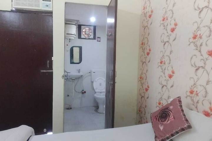 Room 14 of 35