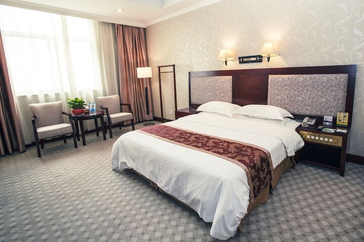 Room 9 of 20