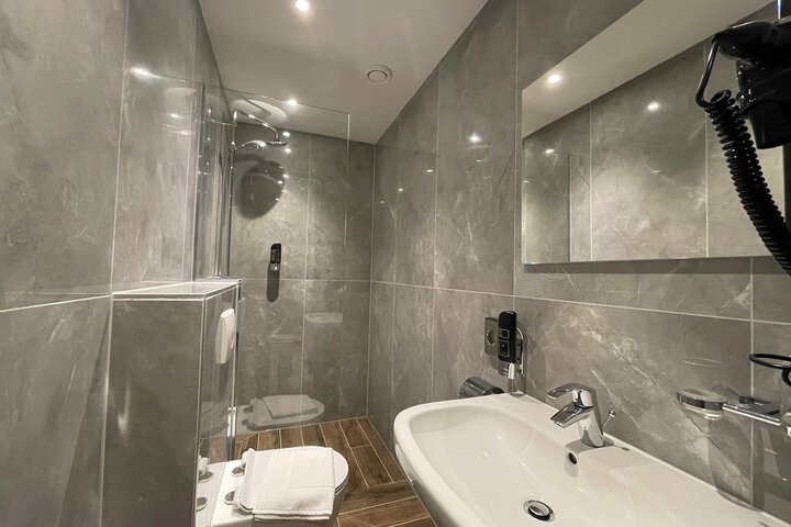 Room 44 of 52