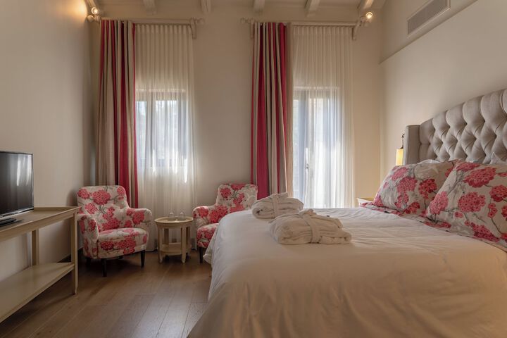 Room 23 of 110