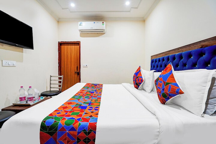 Room 27 of 37