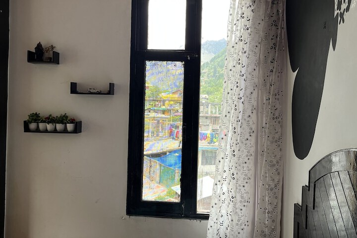 Room 10 of 49
