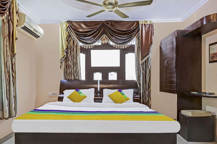 Room 15 of 28