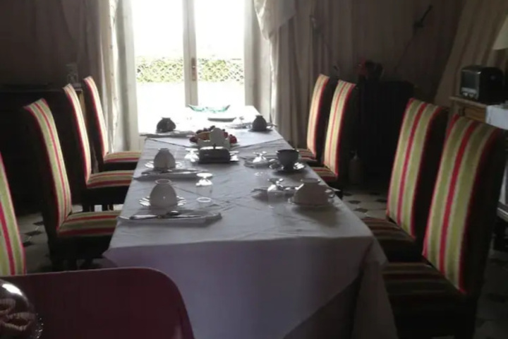Dining 17 of 17