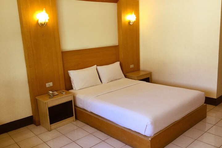 Room 10 of 50