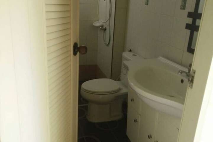 Room 27 of 62