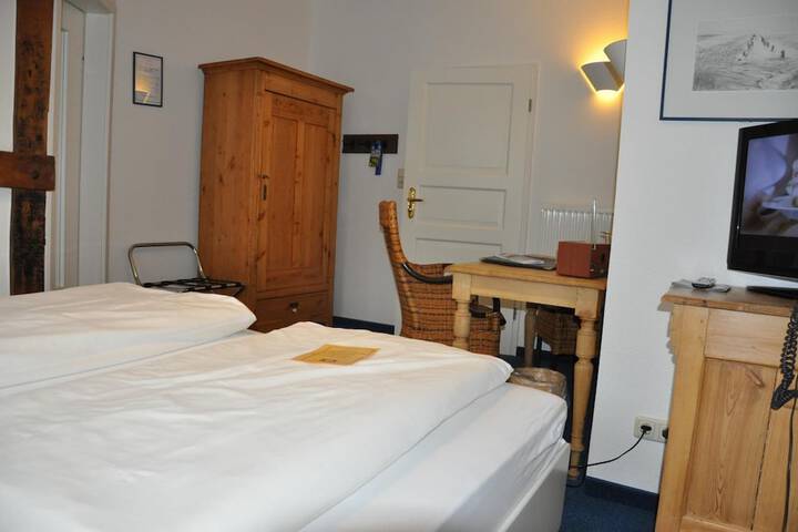 Room 15 of 44