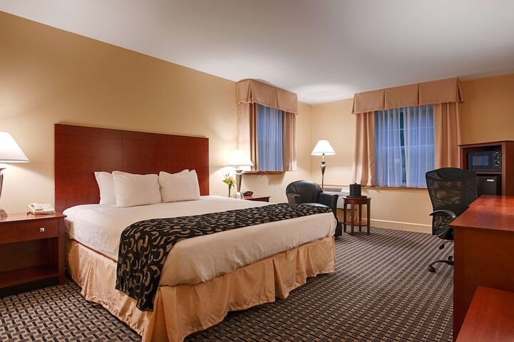 1 King Bed (21 of 24)