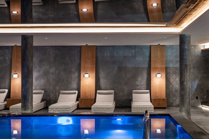 Pool 25 of 106