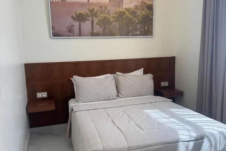 Room 10 of 25