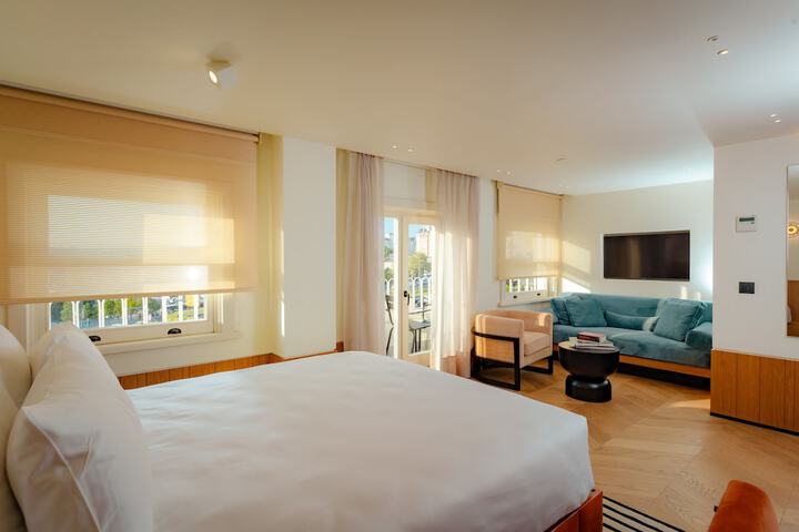 Room 18 of 113