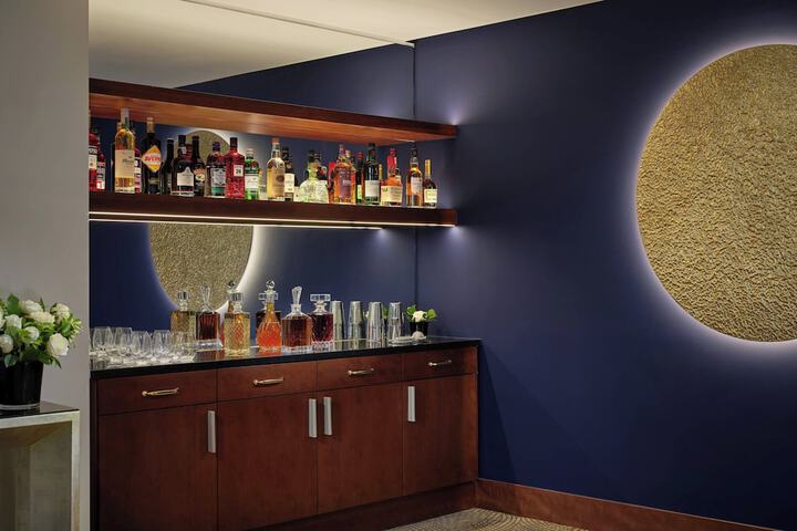 Lounge 140 of 173