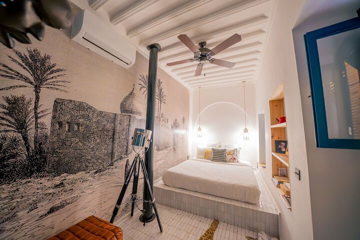 Room 66 of 233