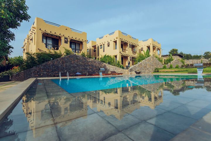 Pool 16 of 32