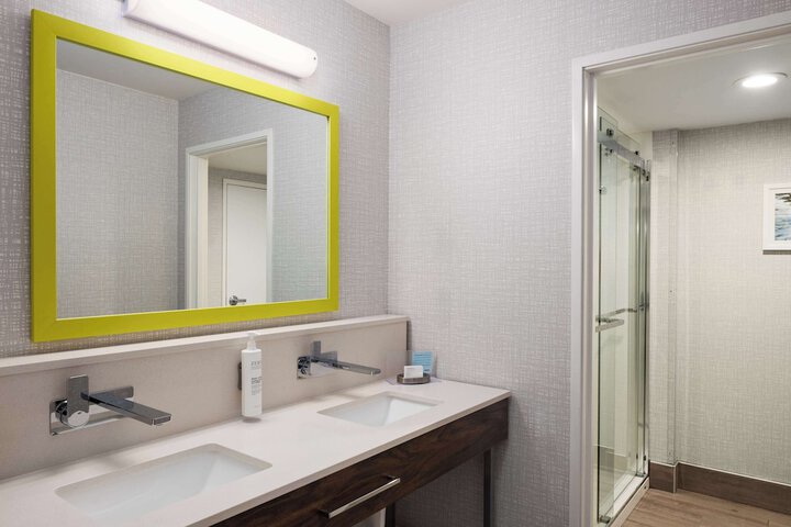 Bathroom shower
