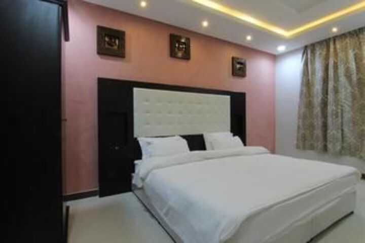 Room 12 of 29