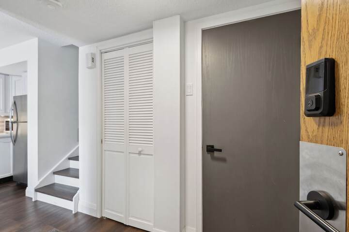 Room 85 of 402