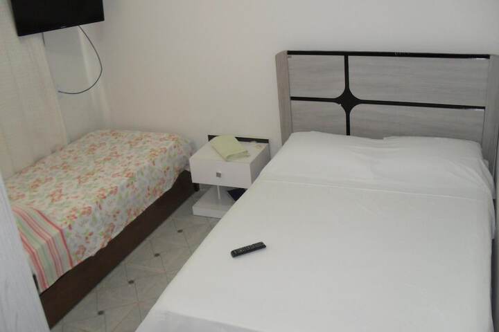 Room 10 of 26