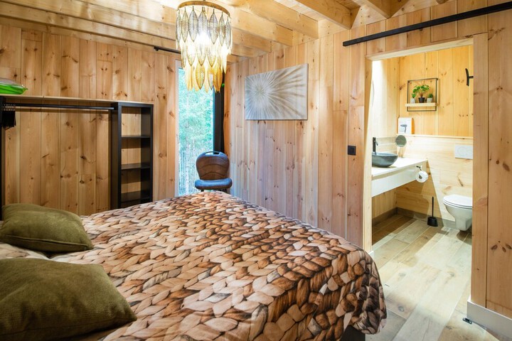 Room 3 of 41