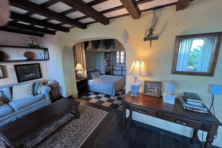 Room 45 of 132