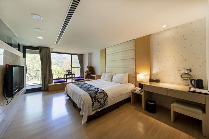 Room 10 of 145