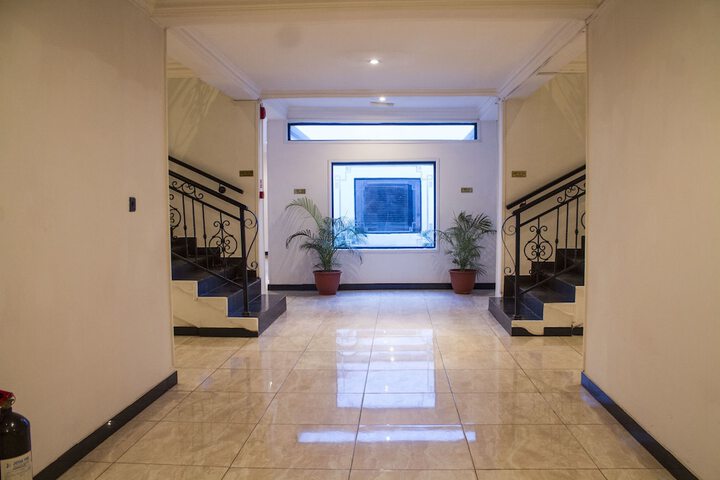 Ballroom/Hall 34 of 42