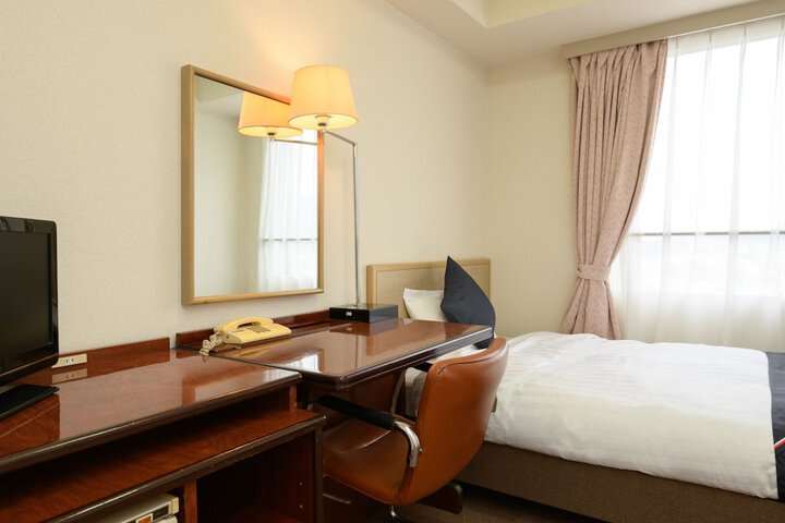 Room 9 of 47