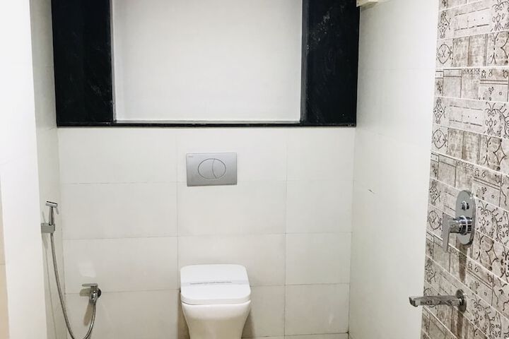 Room 11 of 13