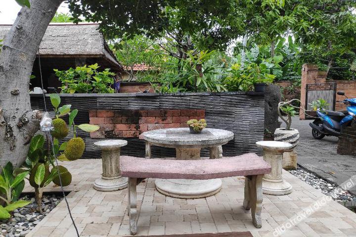 OYO 90167 Kubu Gdk Pertiwi