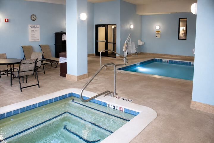 Pool 76 of 107