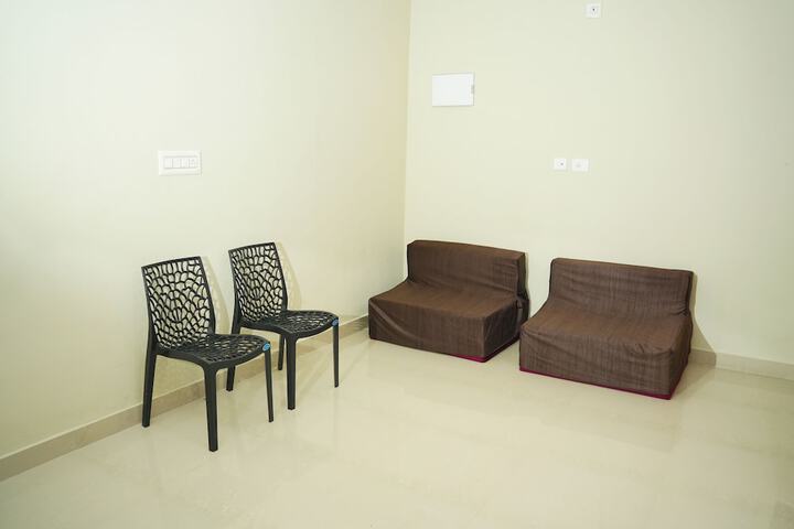 Room 7 of 11