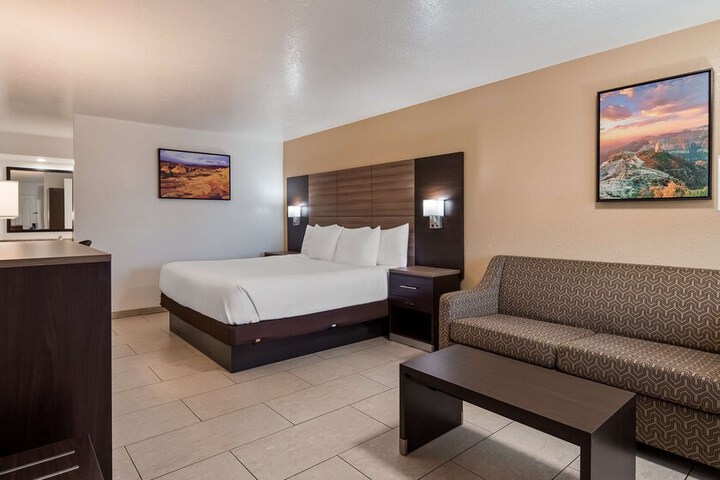 Room 7 of 35