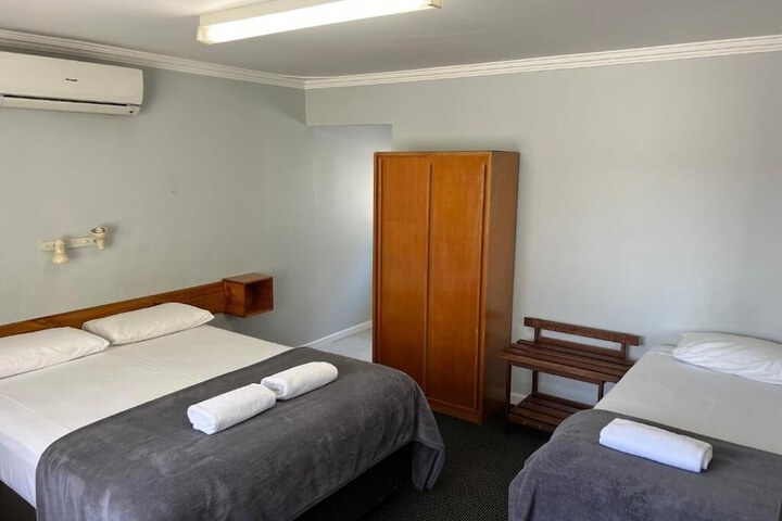Room 16 of 68