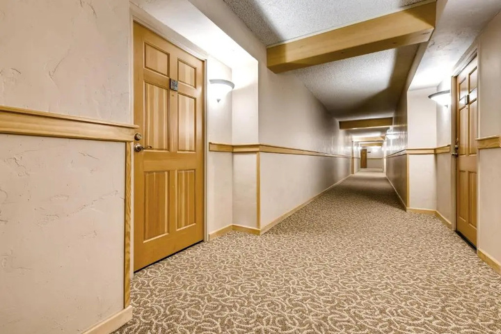 Room 10 of 19
