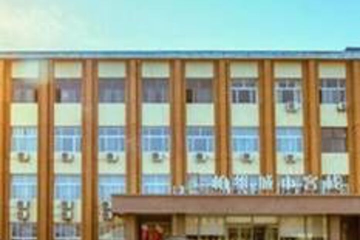 Bowei Light Hotel (Puyang County Jiefang Road)