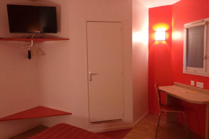 Room 5 of 26