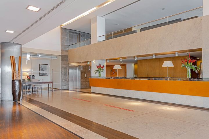 Entrance & Lobby