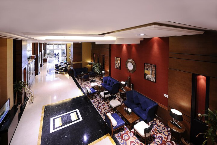 Entrance & Lobby