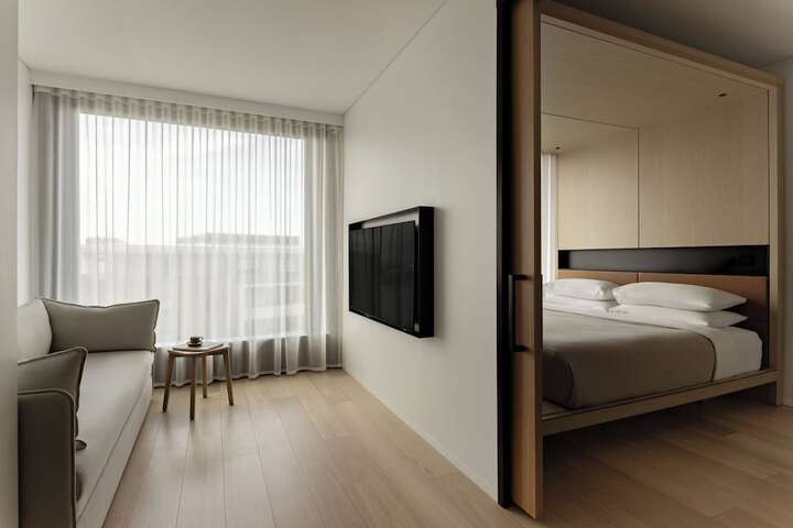Room 14 of 36